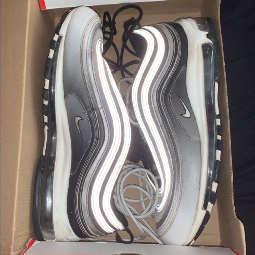 Air max 97 size 11 slightly work. (Not shipping)